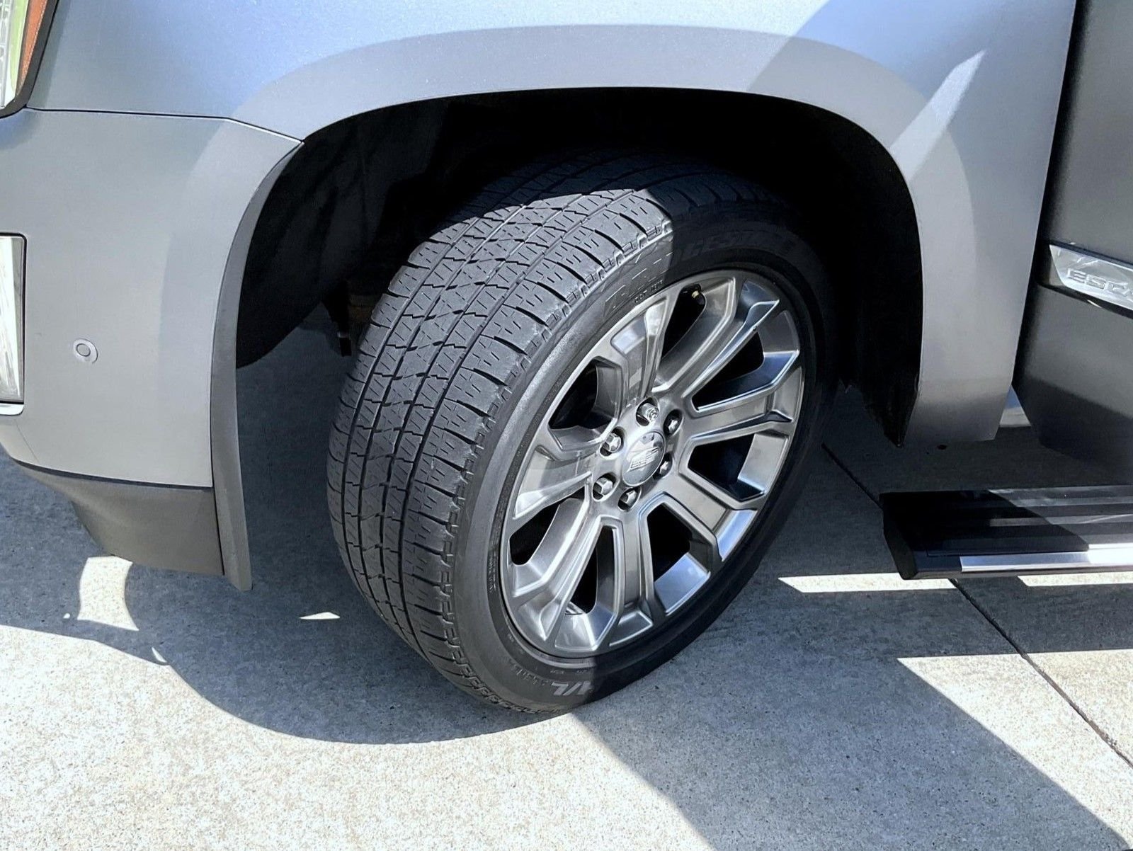 Used 2019 Gray Cadillac Premium Luxury image 26