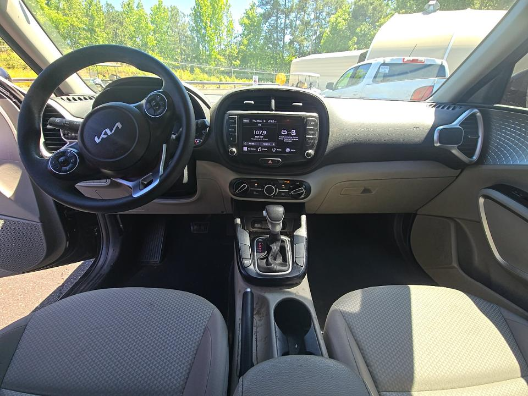 Used 2022 Black Kia LX image 4