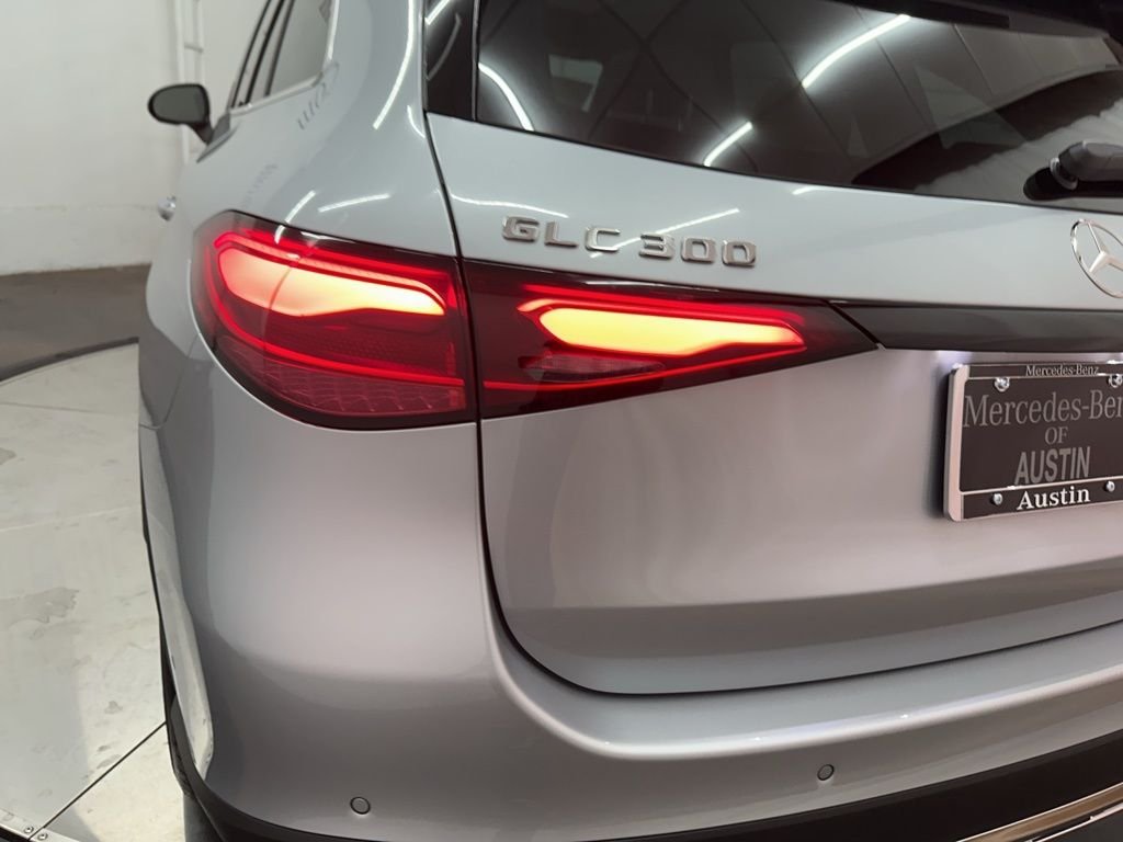 Used 2026 Silver Mercedes-Benz GLC 300 image 28