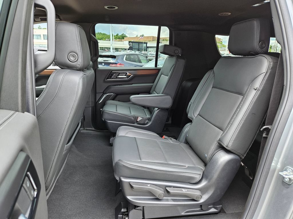 Used 2025 Sterling Metallic GMC Denali image 11