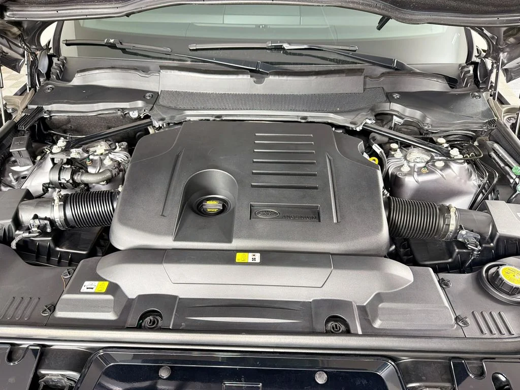 Used 2022 Gray Land Rover HSE Silver Edition image 32