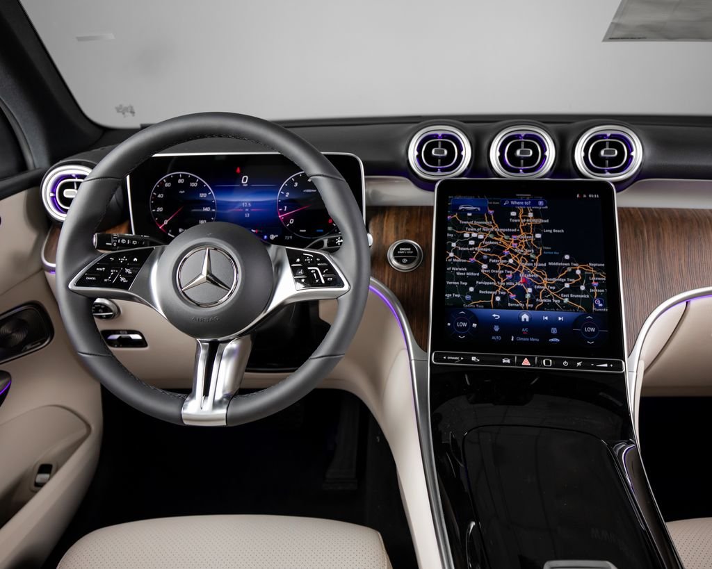 New 2026 Polar White Mercedes-Benz GLC 300 image 8