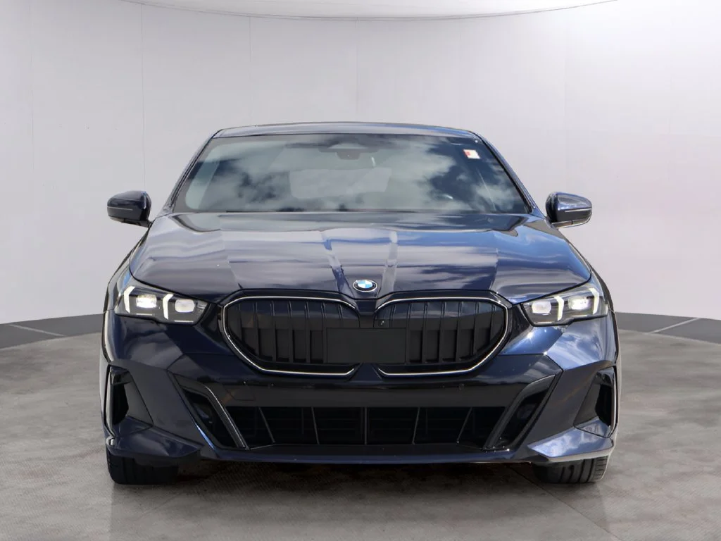 Used 2024 Carbon Black Metallic BMW 530i xDrive image 2