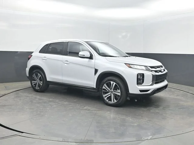 New 2026 White Mitsubishi 2.0 SE image 34