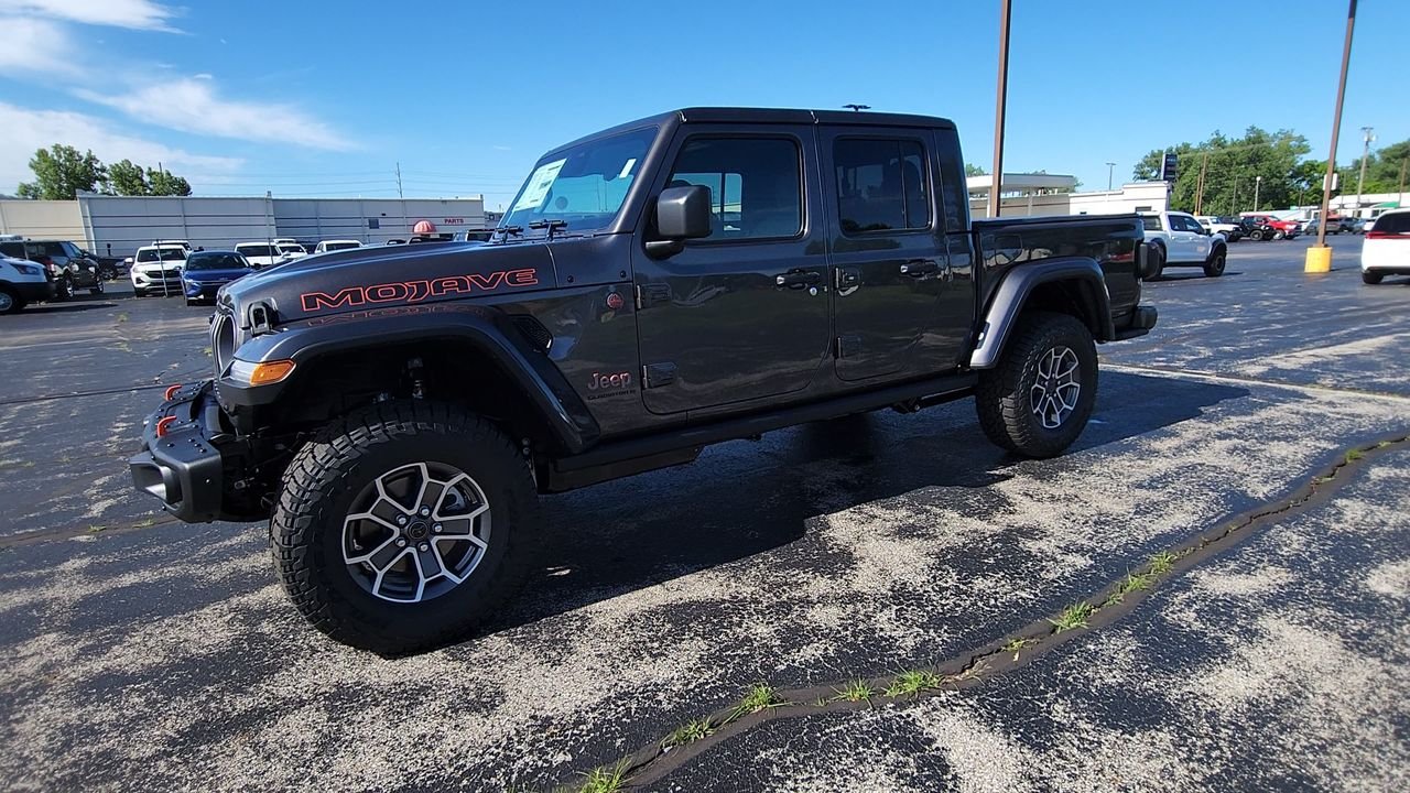 New 2026 Gray Jeep Mojave X image 4