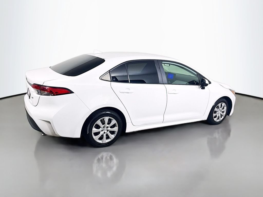 Used 2023 Ice Cap Toyota LE image 7