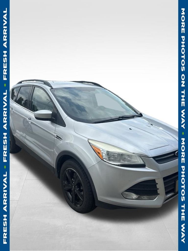 Used 2014  Ford SE image 1
