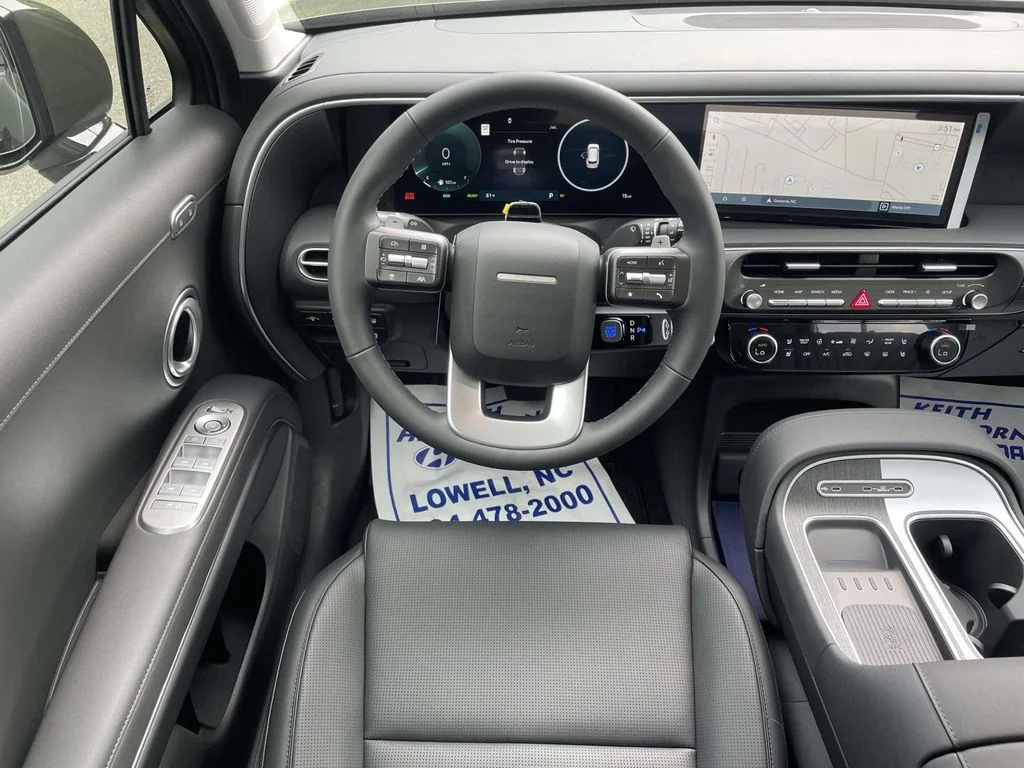 New 2026 Silver Hyundai SEL Premium image 12