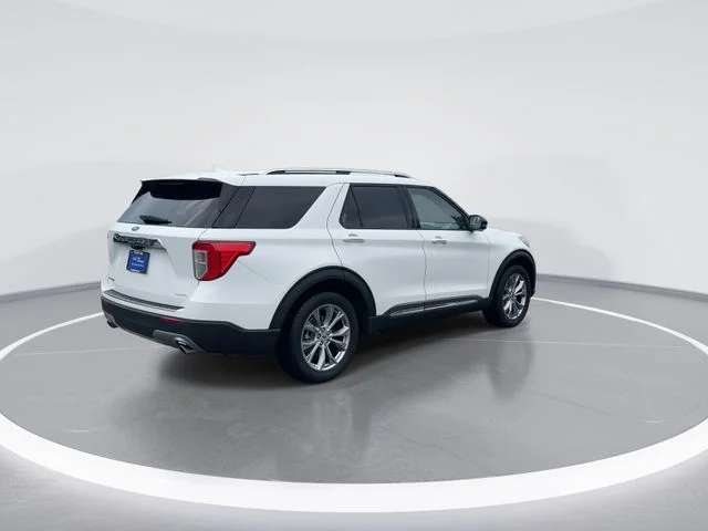 Used 2022 White Ford Limited image 7