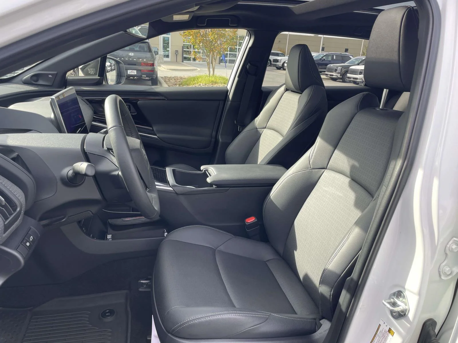 Used 2023 Wind Chill Pearl Toyota Limited image 8