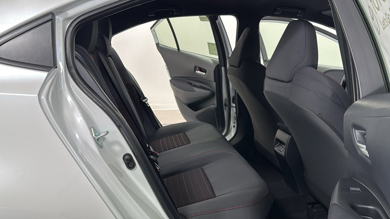 New 2027 Wind Chill Pearl <sup>1</sup> Toyota  SE image 17
