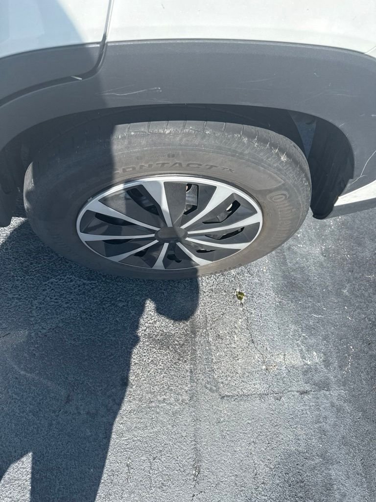 Used 2022 Beige Toyota L image 5