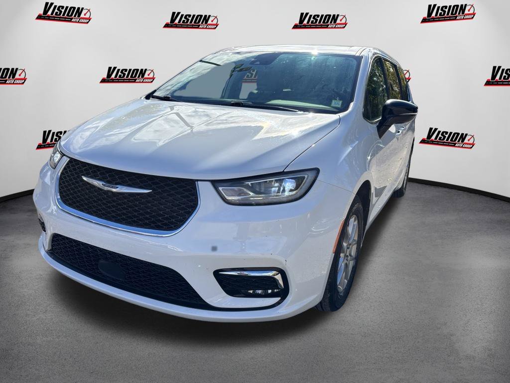 Used 2024 White Chrysler Touring L image 1