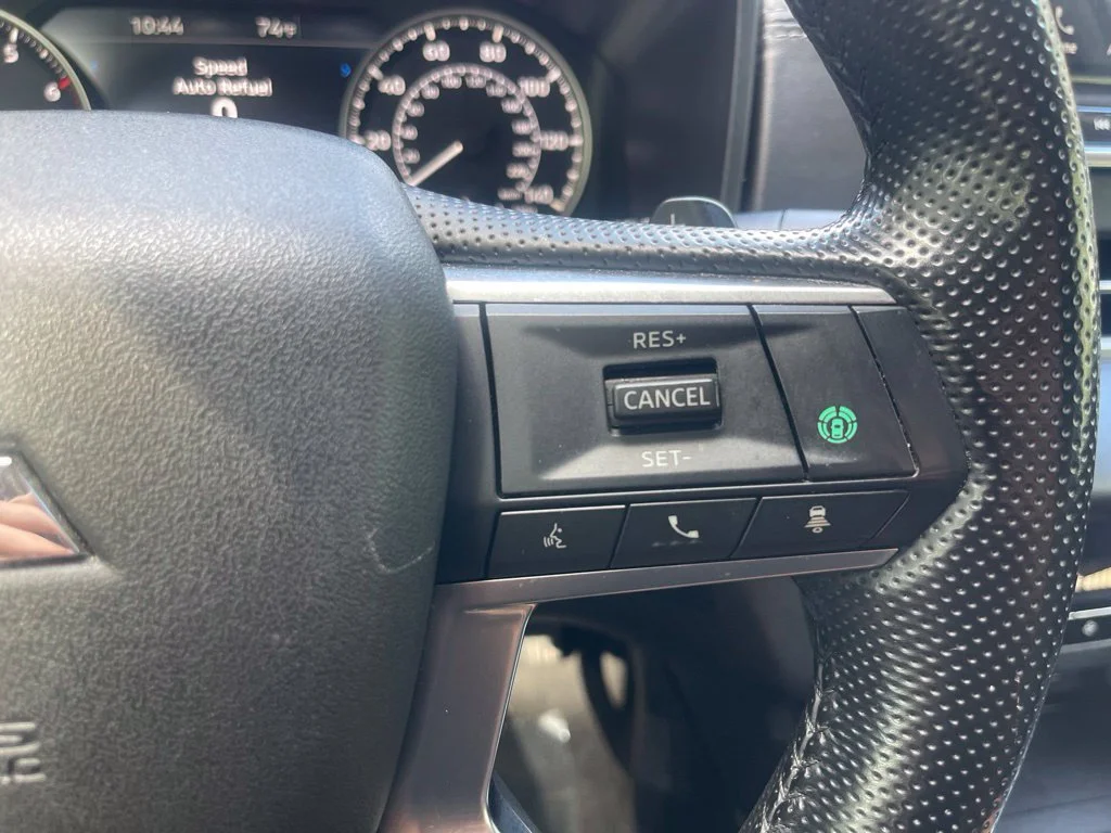 Used 2024 White Mitsubishi SE image 20