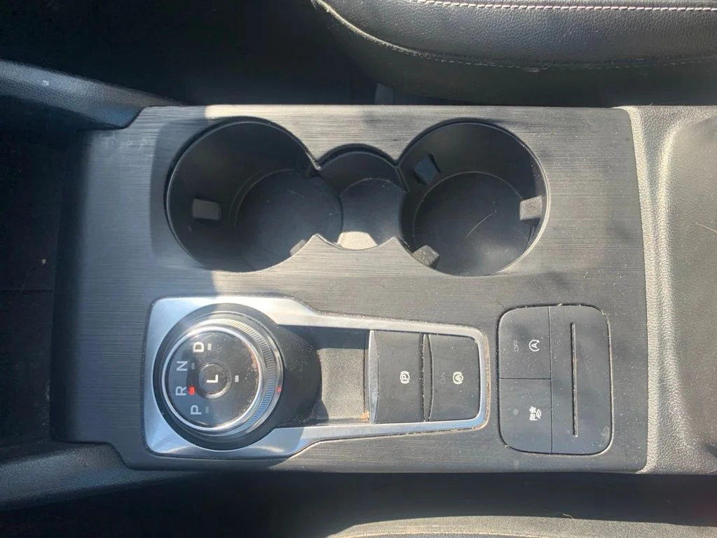 Used 2022 Gray Ford SEL image 19