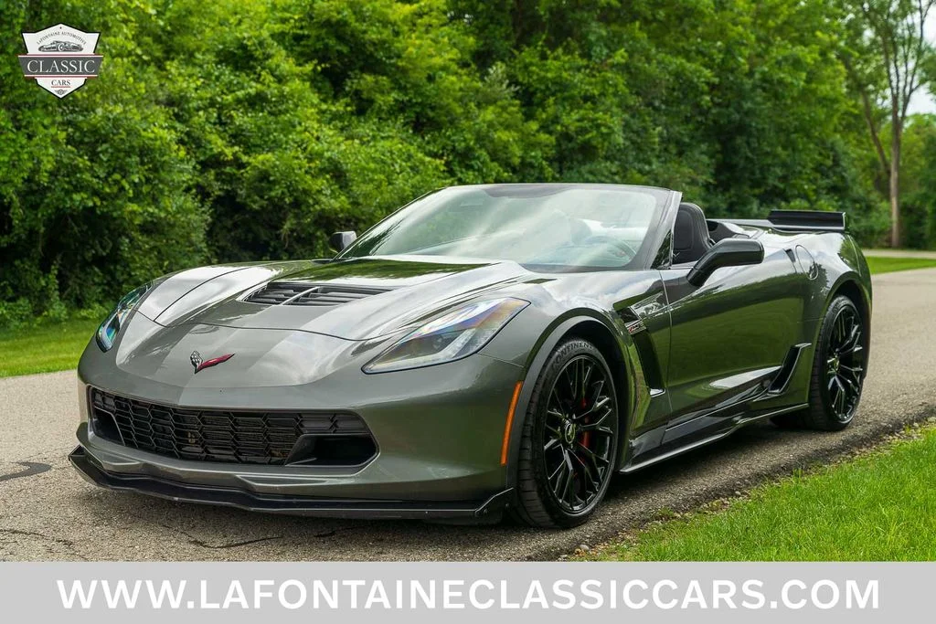 Used 2015 Gray Chevrolet Z06 image 24