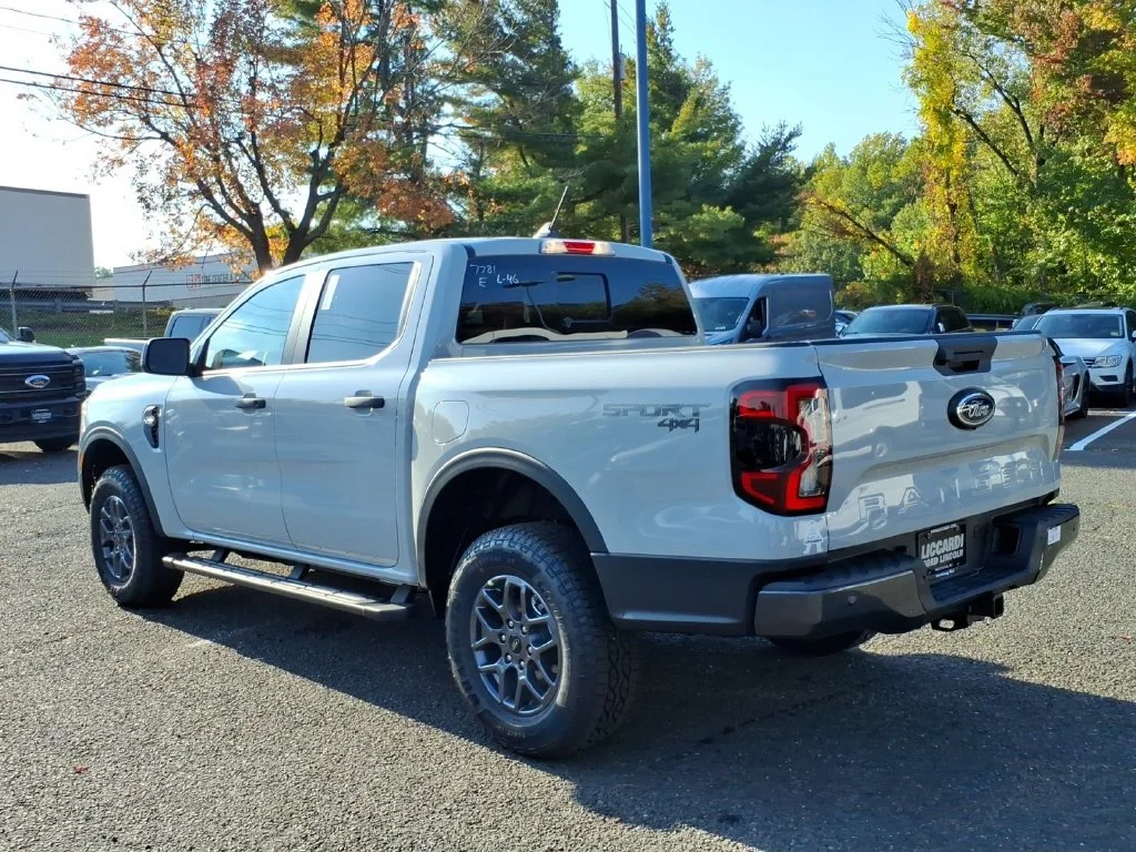 New 2026 Avalanche Ford XLT image 4