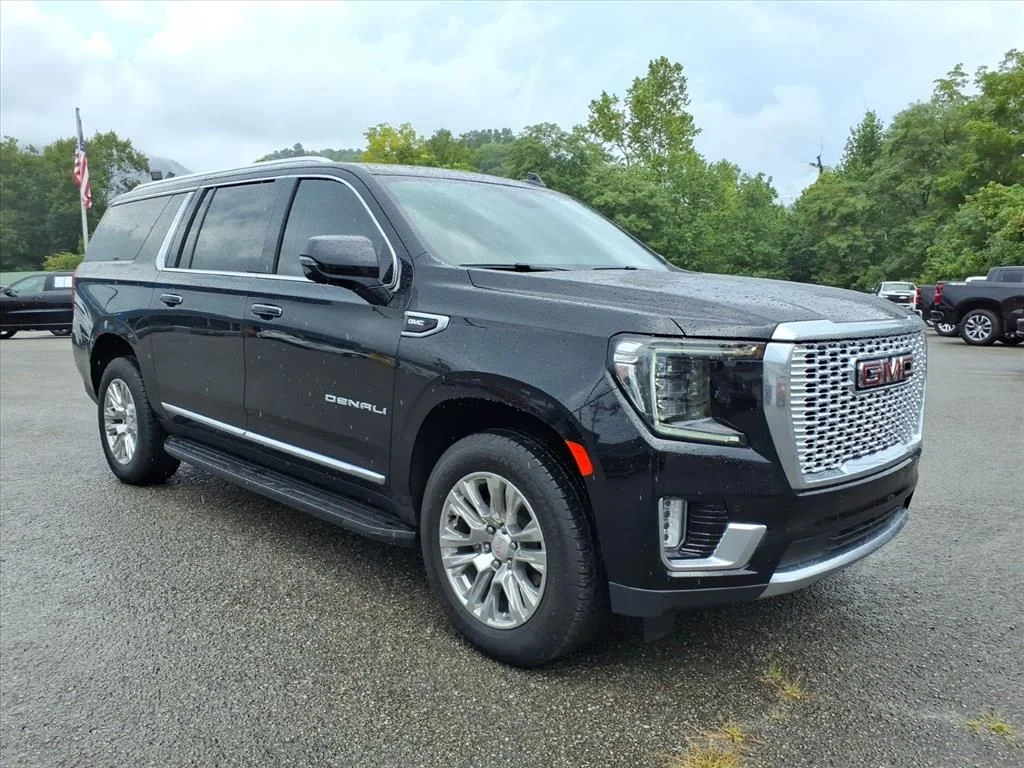 Used 2024 Black GMC Denali image 11