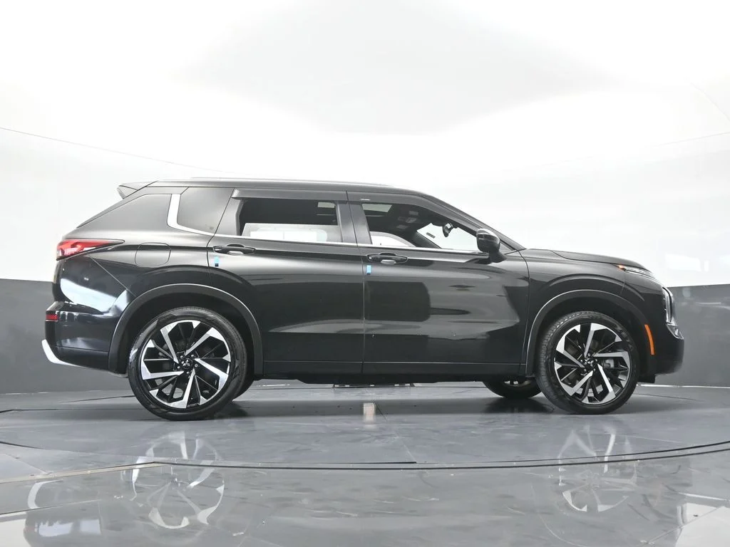 Used 2022 Black Mitsubishi SEL image 73