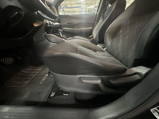 Used 2018 Black Nissan S image 18