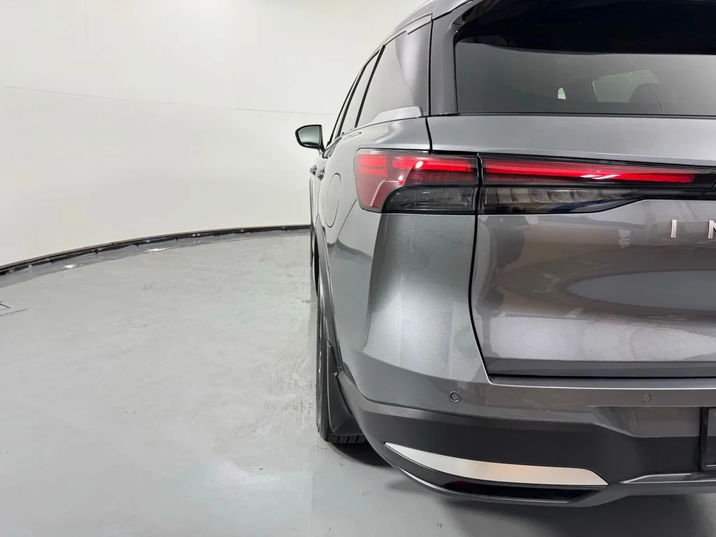 Certified Used 2026 Gray INFINITI LUXE image 5