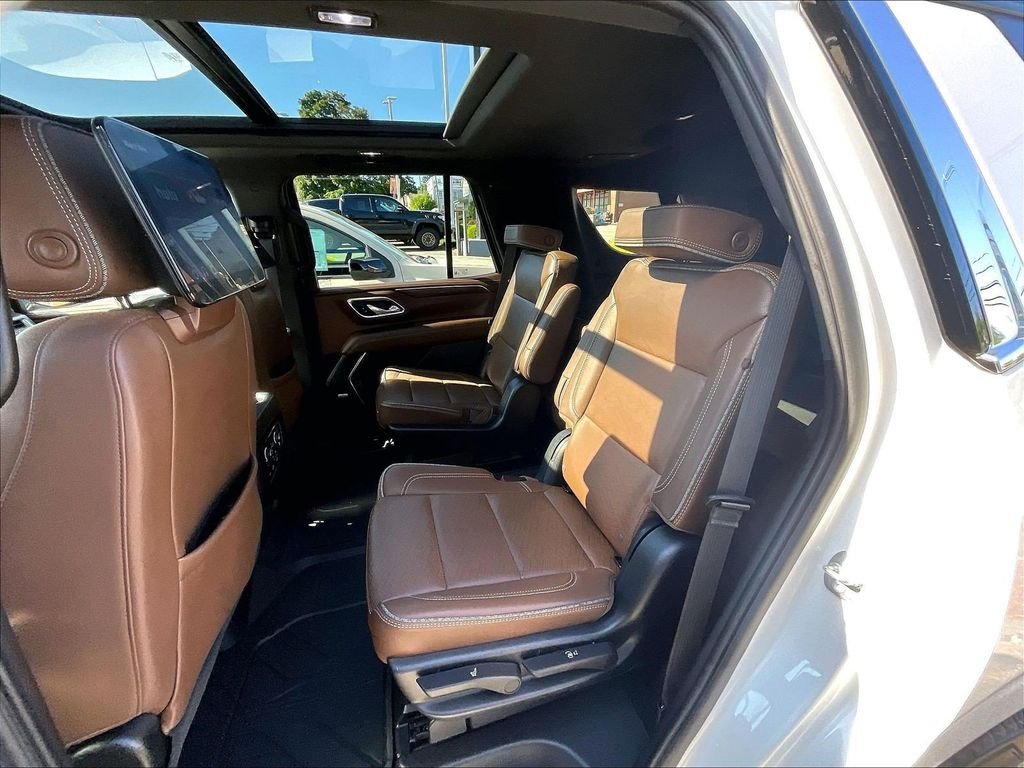 Used 2023 Beige Chevrolet High Country image 15