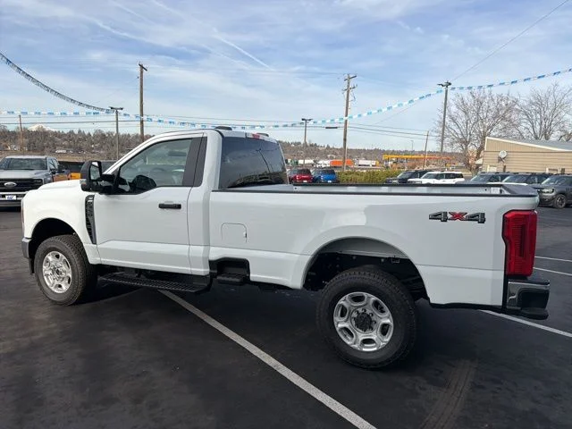 2025 Ford F-350 Super Duty XLT - Photo 7