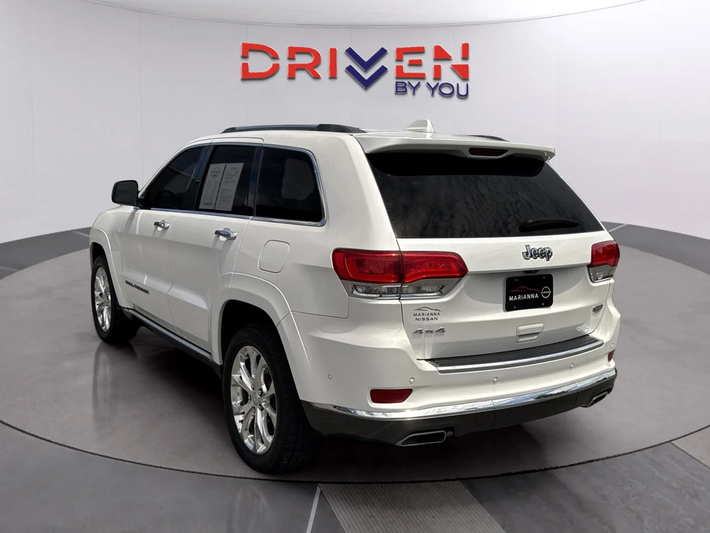 Used 2021 Ivory 3-Coat Jeep Summit image 3