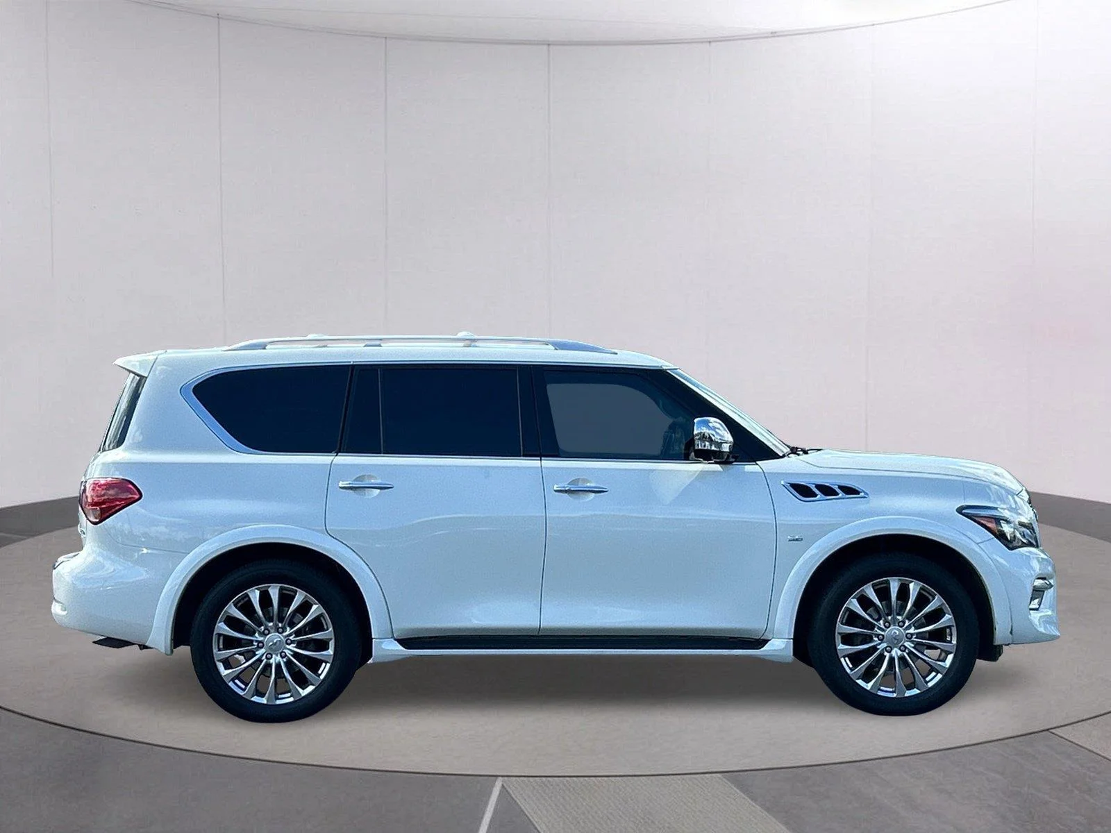 Used 2015 Majestic White INFINITI 4WD image 8