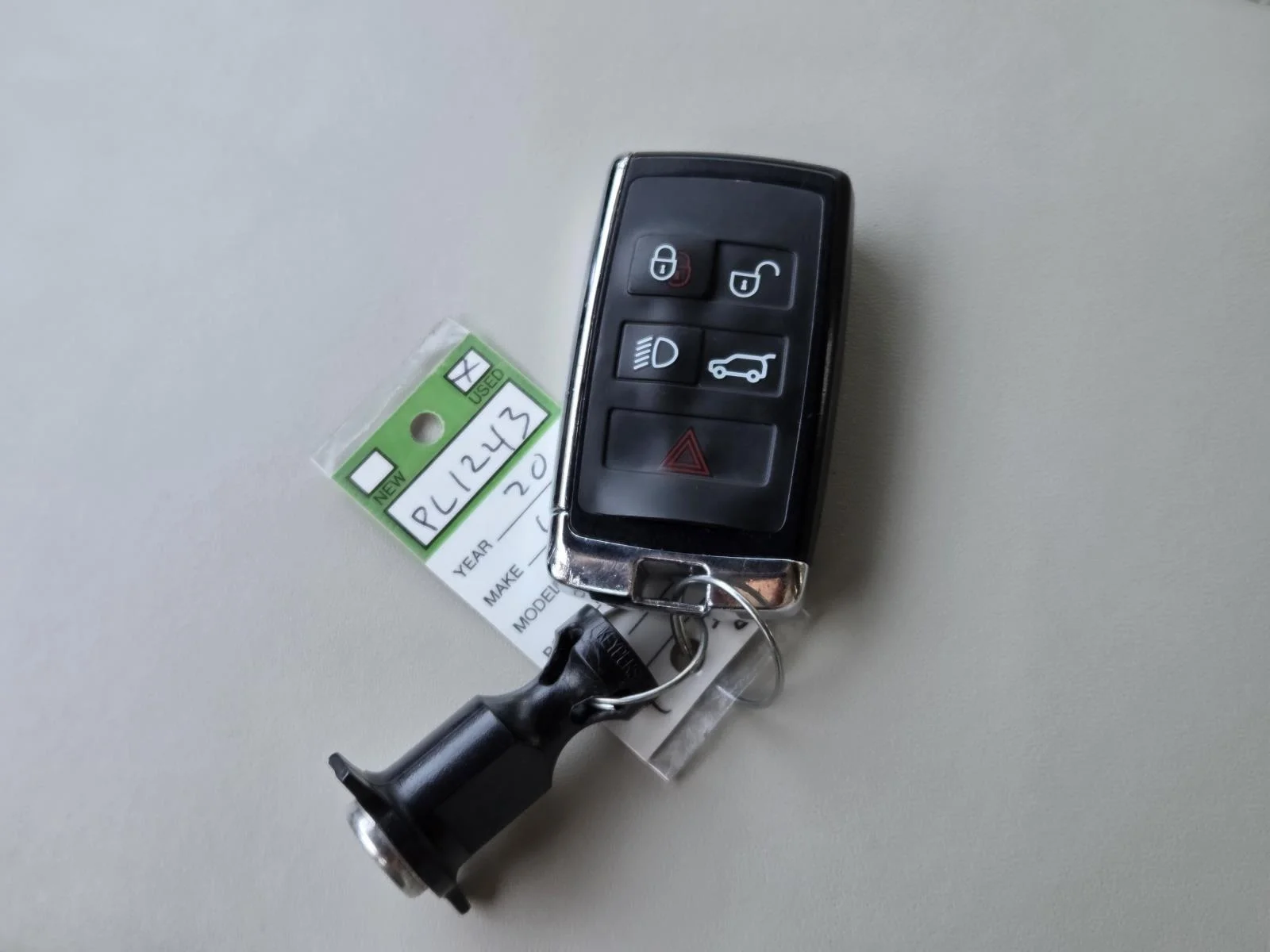 Used 2020 Narvik Black Land Rover HSE Dynamic image 43