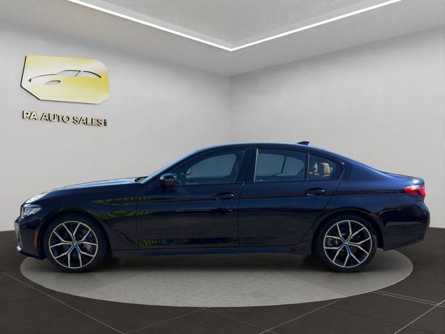 Used 2023 Carbon Black Metallic BMW 530i xDrive image 4
