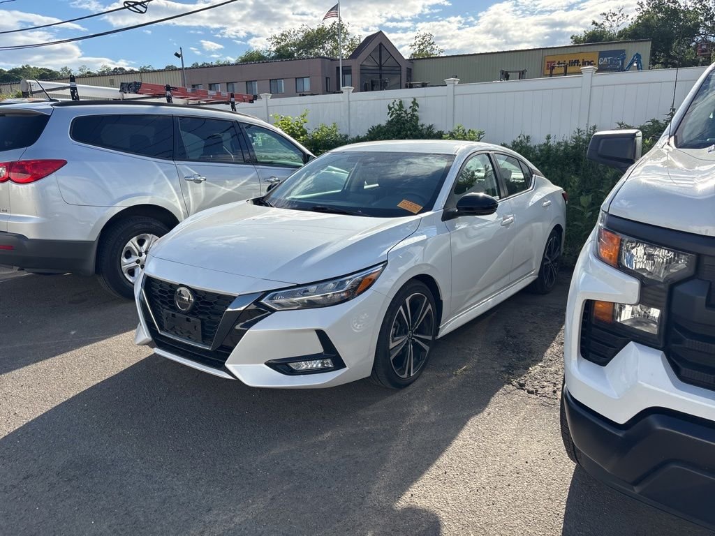 2023 Nissan Sentra SR CVT's photo
