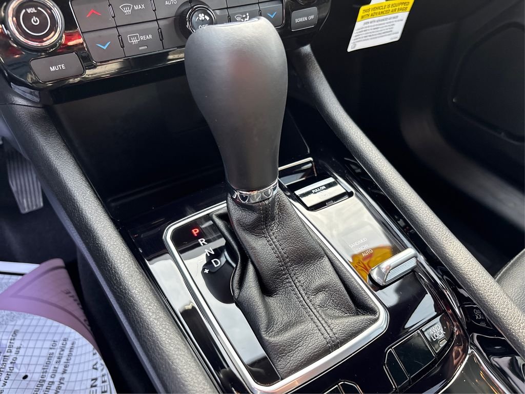 Used 2025 Silver Jeep Limited image 28
