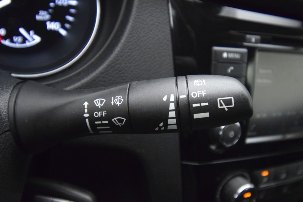 Used 2020 Black Nissan S image 27
