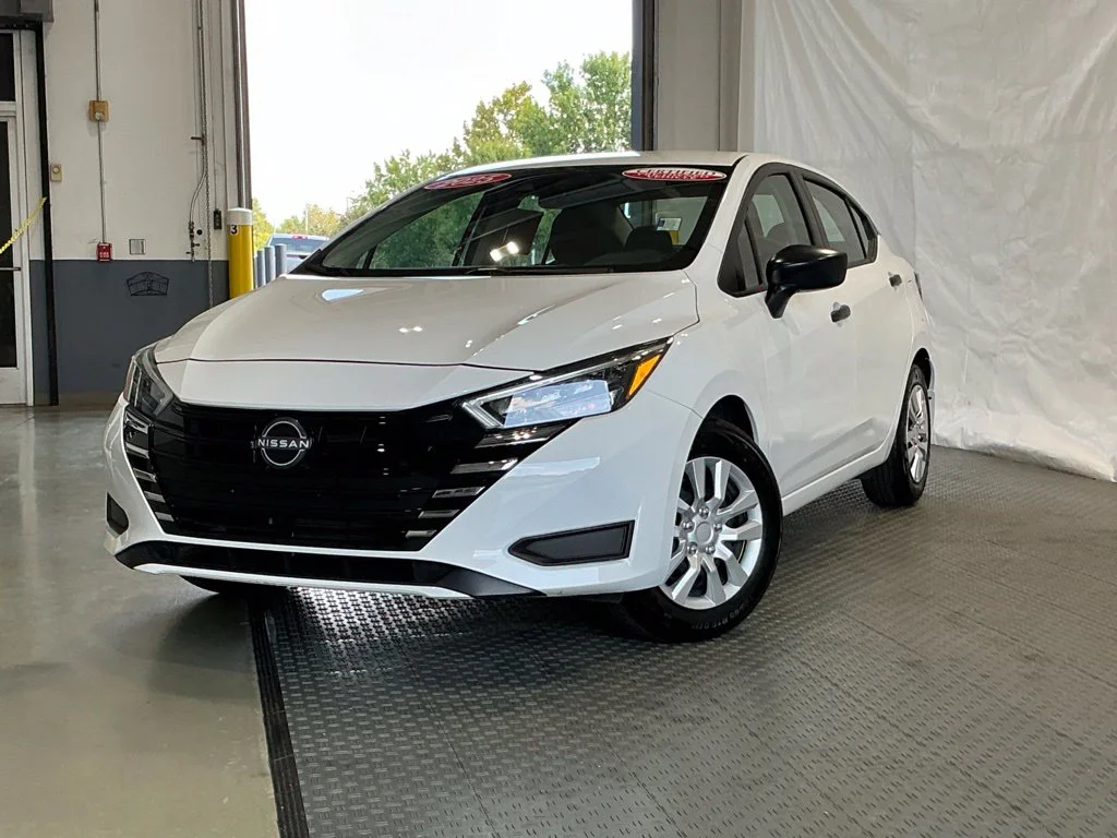 Used 2025 White Nissan 1.6 S image 2