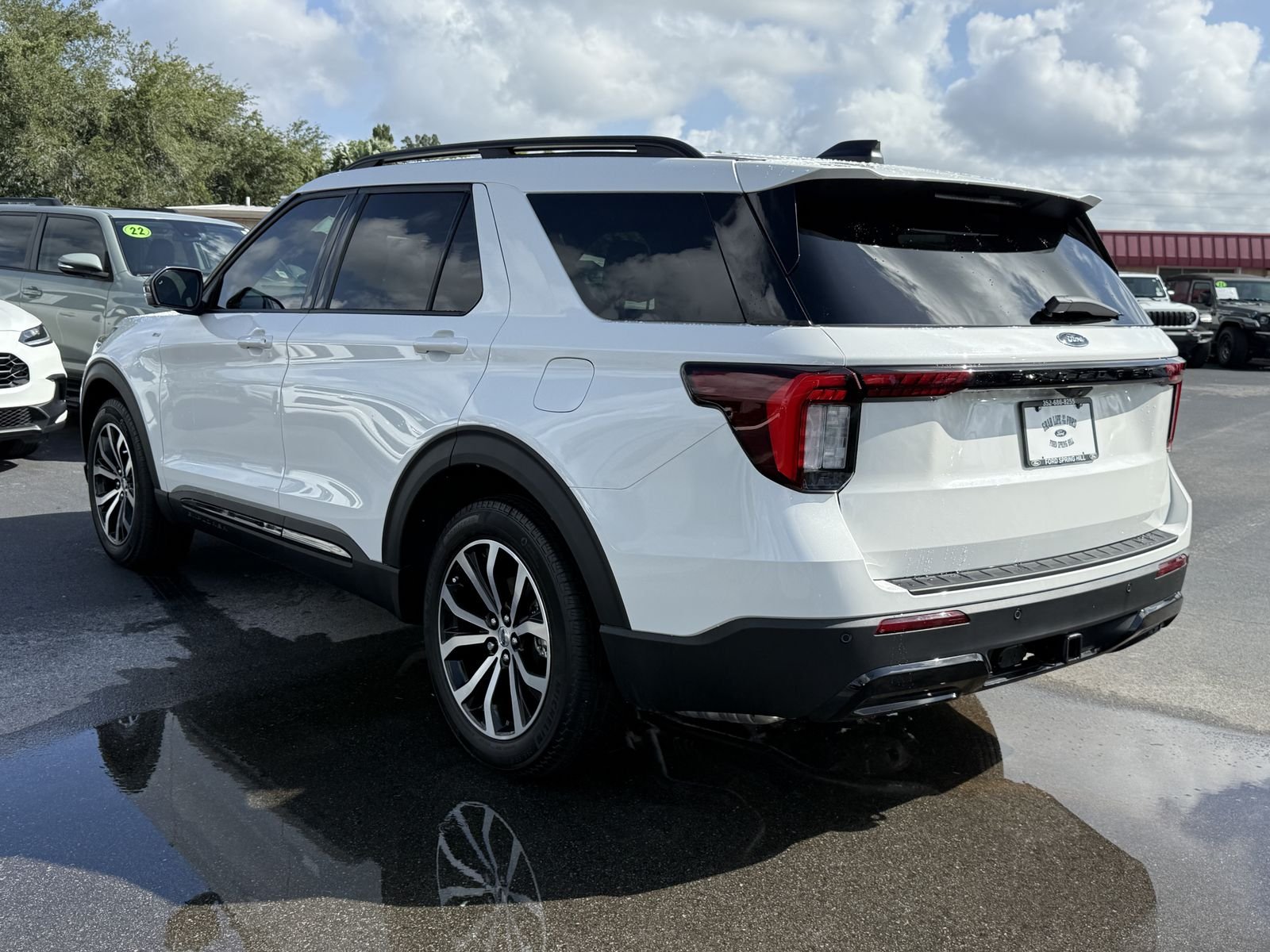 Used 2025 White Metallic Ford ST-Line image 7