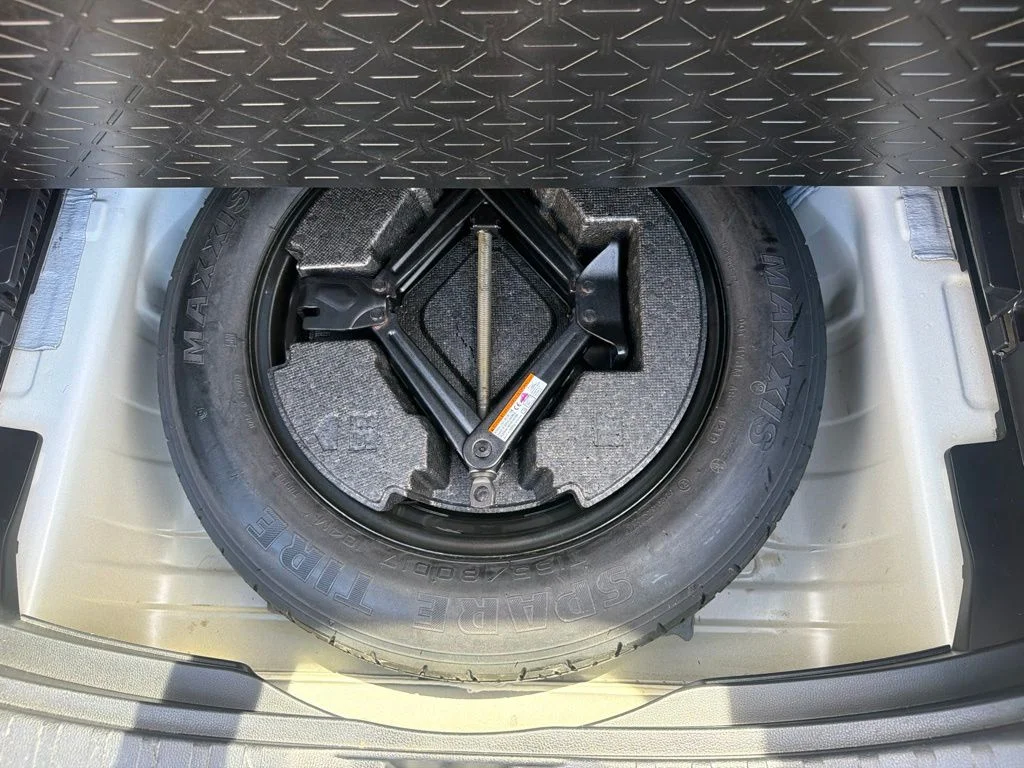 Used 2019 White Toyota XLE image 45