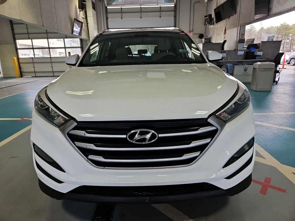 Used 2018 Hyundai Tucson SEL with VIN KM8J33A4XJU656078 for sale in Parma, OH