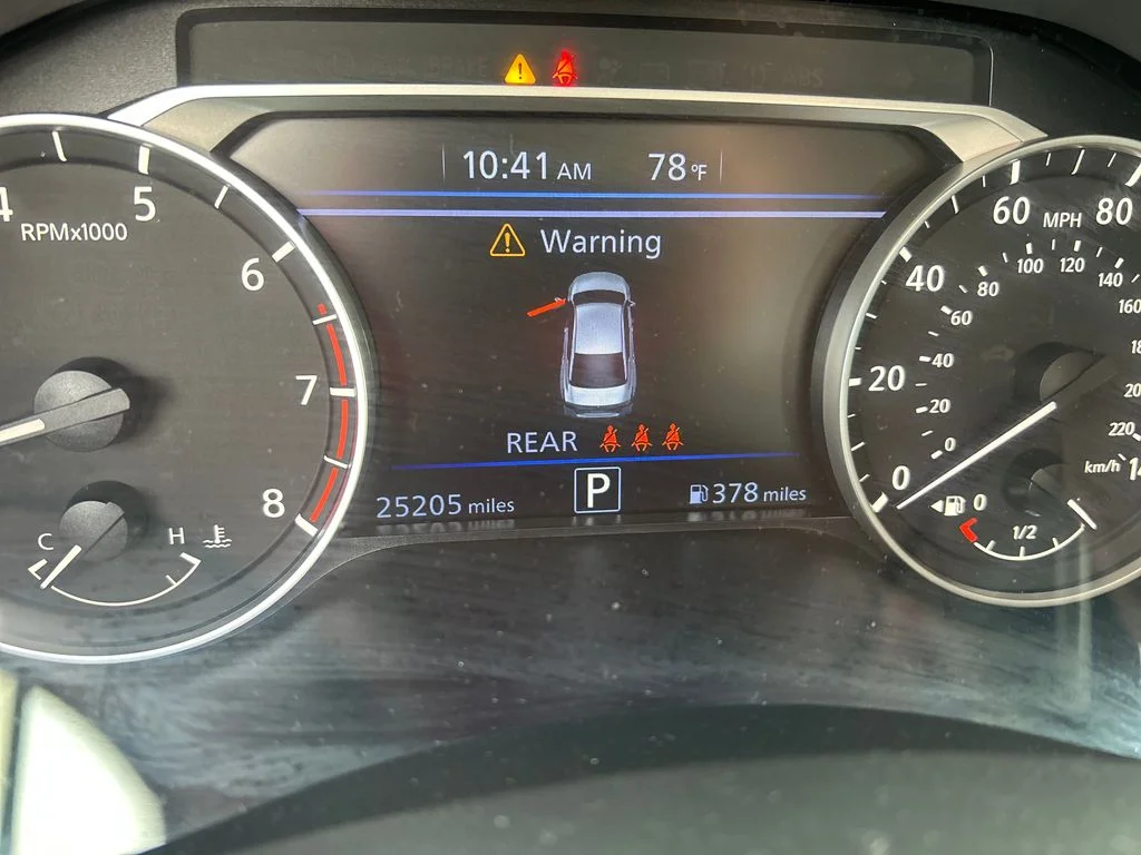 Used 2025 White Nissan 2.5 SR image 17