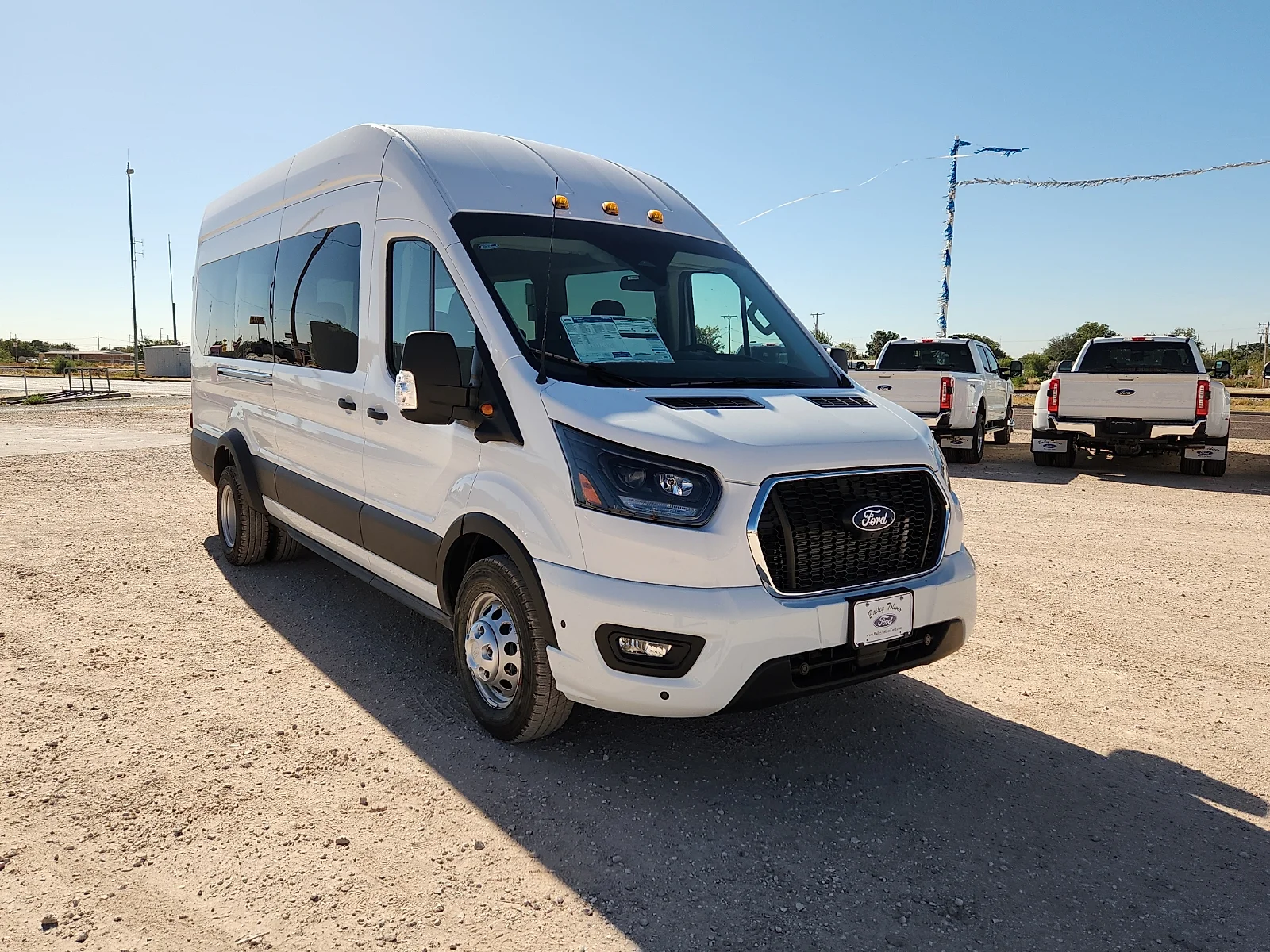 New 2026 Oxford White Ford XLT image 1