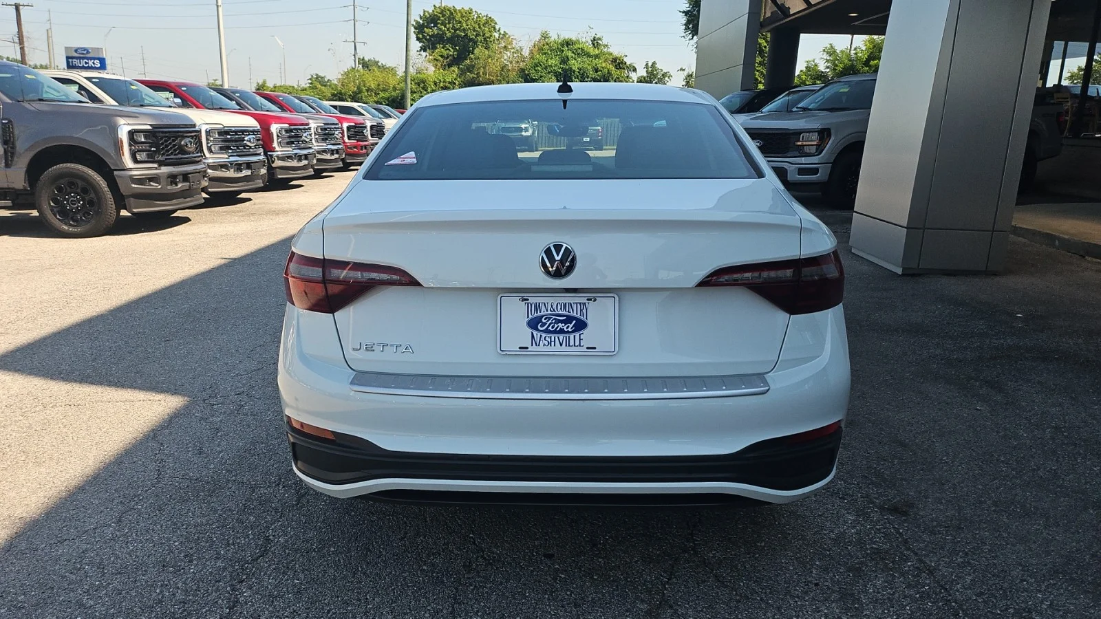 Used 2023 Pure White Volkswagen 1.5T Sport image 4