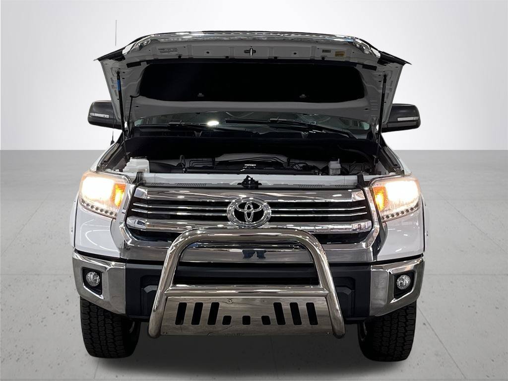 Used 2017 Super White Toyota SR5 image 5