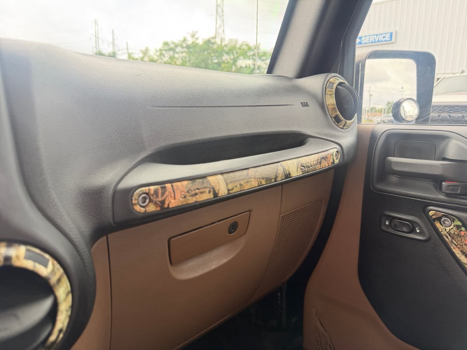 Used 2015 Black Clearcoat Jeep Sahara image 28