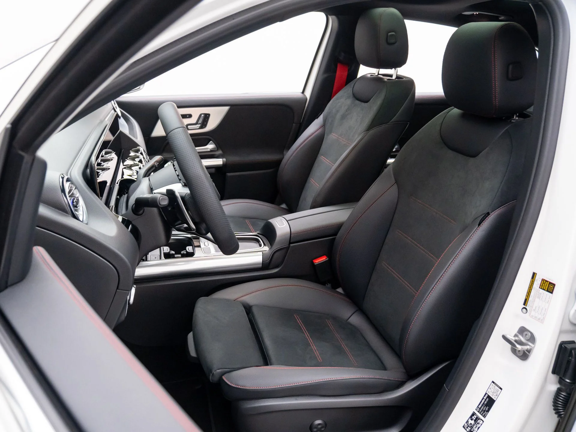 New 2026 White Mercedes-Benz GLA 35 AMG® image 17