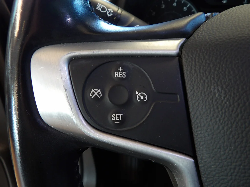 Used 2018 Ebony Twilight Metallic GMC SLE image 30