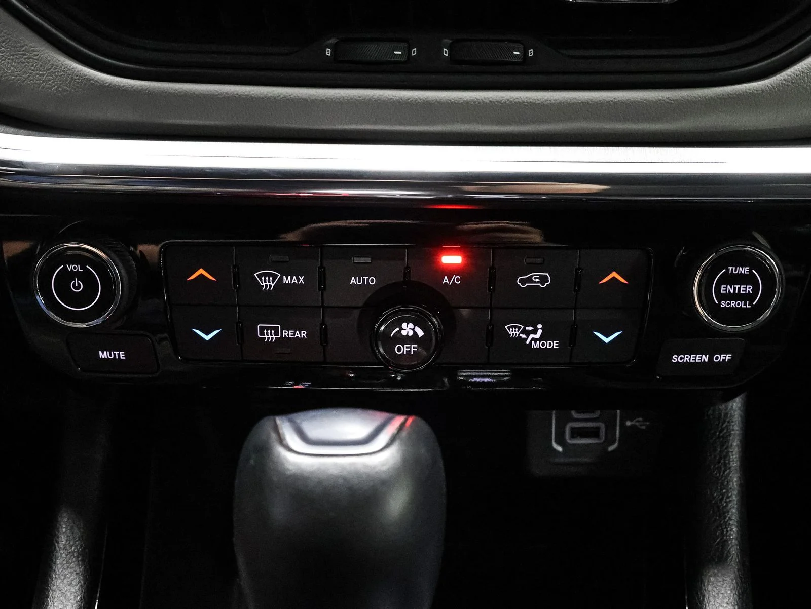 Certified Used 2023 Silver Jeep Limited image 32