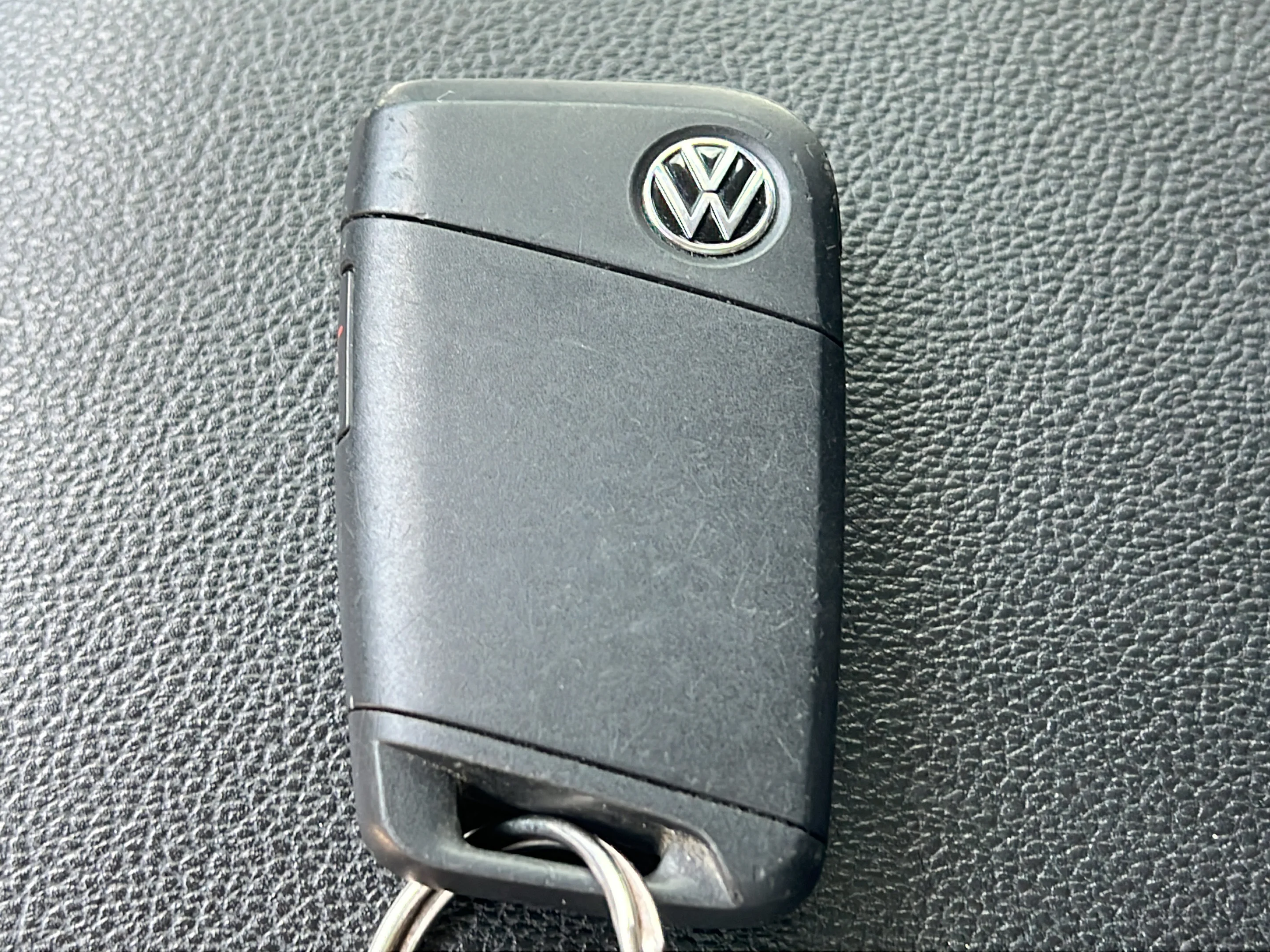 Used 2022 Blue Metallic Volkswagen SE image 21