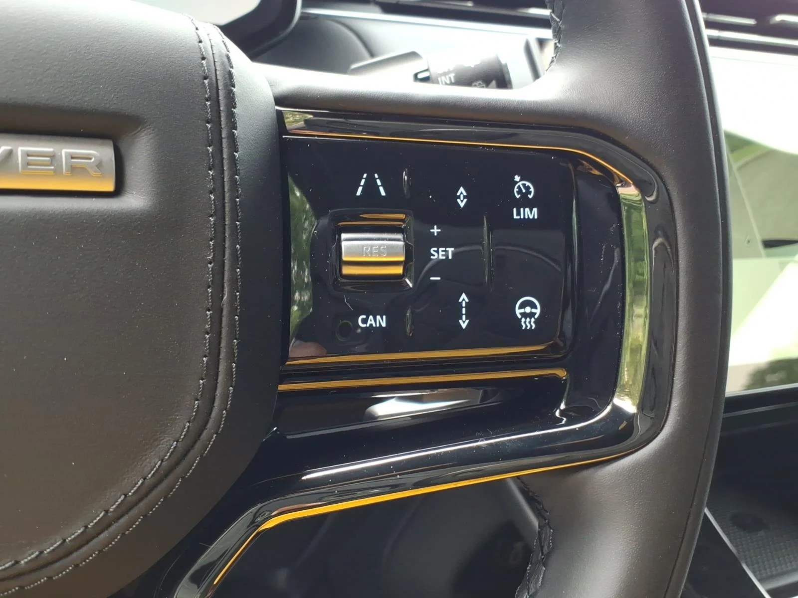 New 2026 Black Land Rover Dynamic SE image 15
