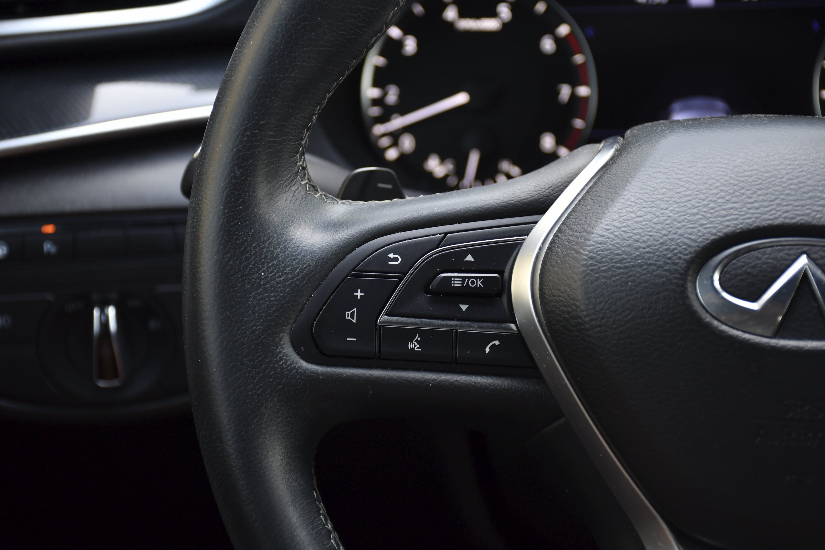Certified Used 2023 Graphite Shadow INFINITI SPORT image 8