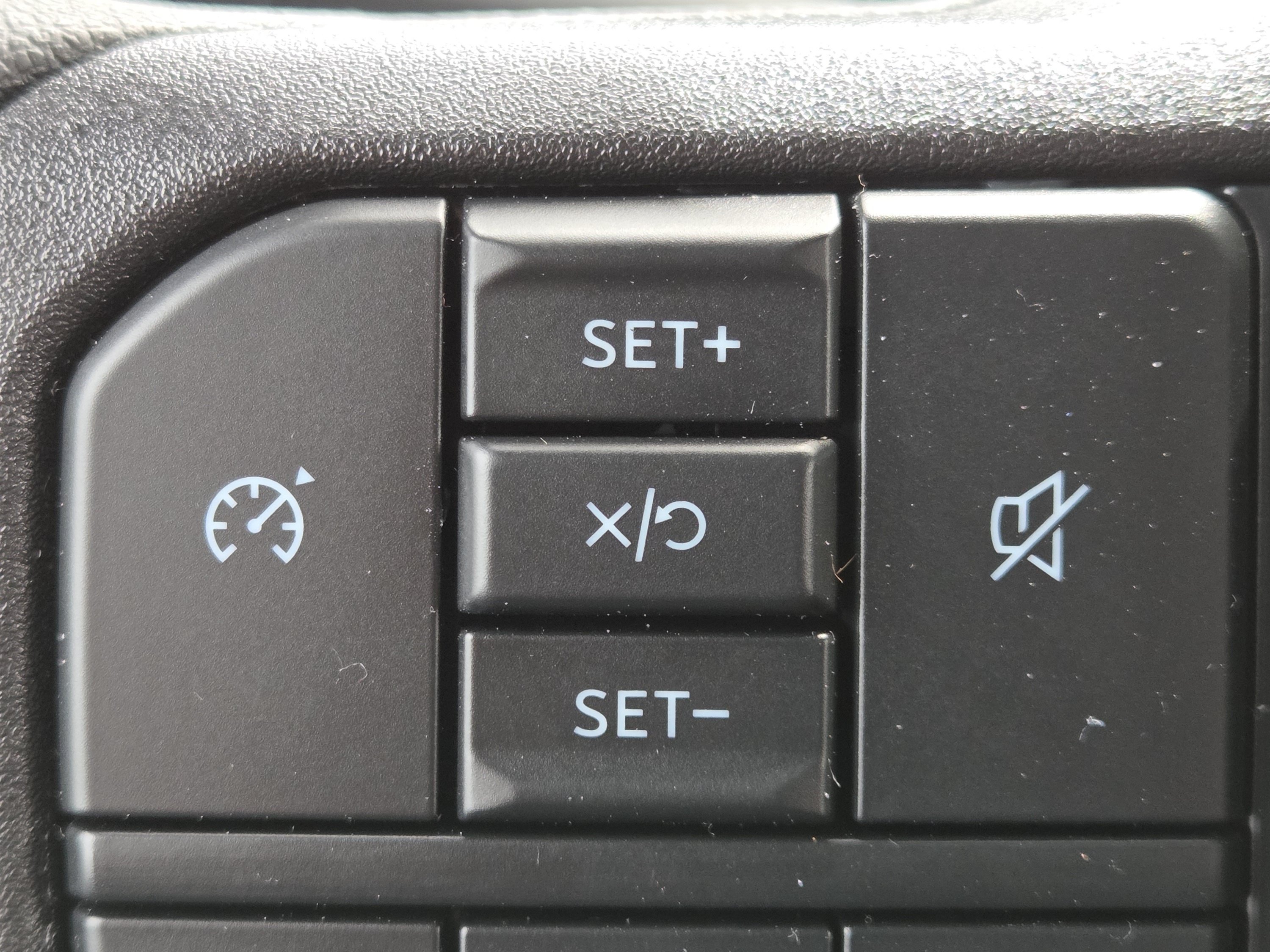 New 2026 Oxford White Ford XLT image 17